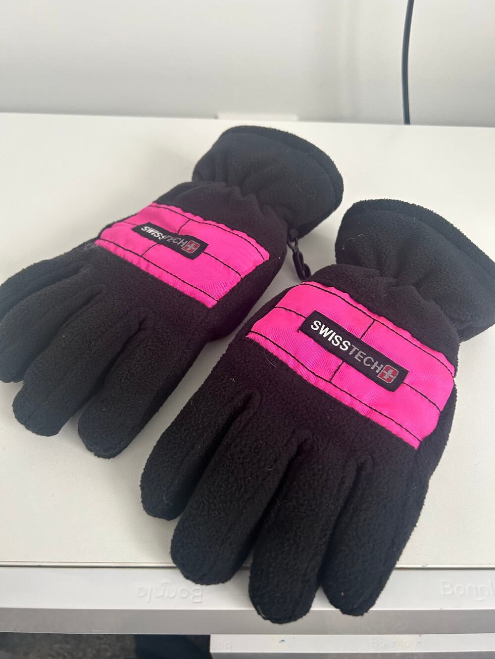 Swiss Tech Gloves *S/M*
